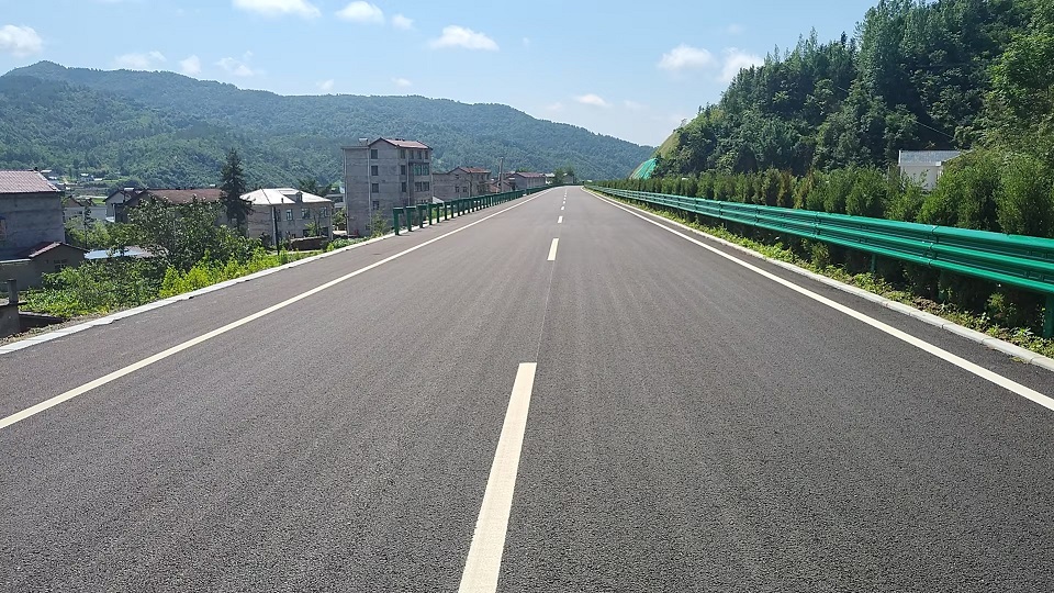 襄十随神城市群市际、县际断头路、瓶颈路(房县段）新濠天地88099项目